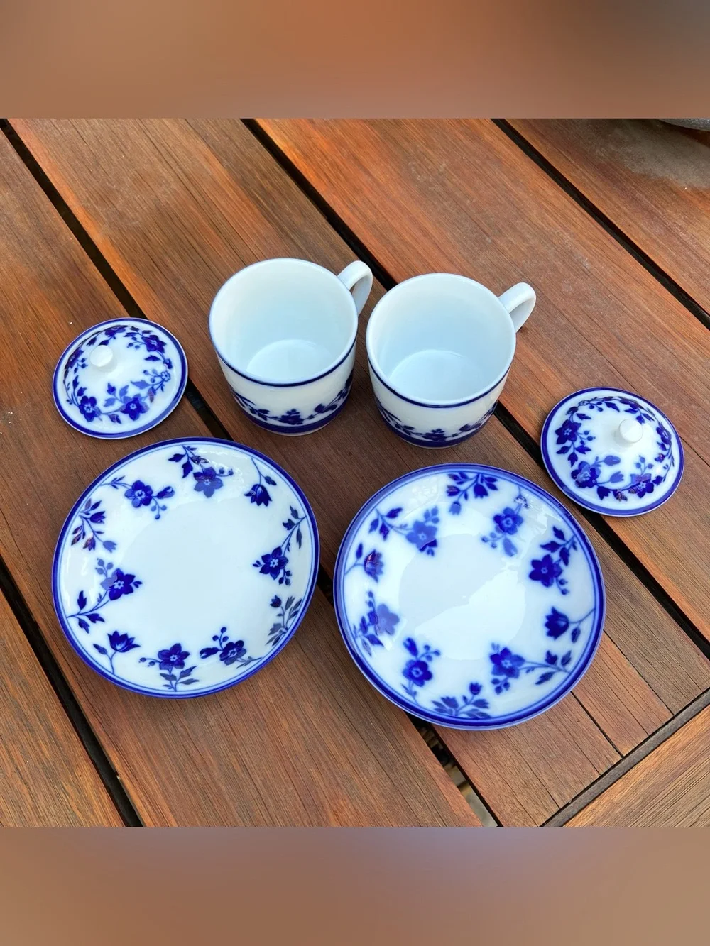 Set of Two Williams Sonoma Teacups with Lids Saucers Cobalt Blue Floral & White